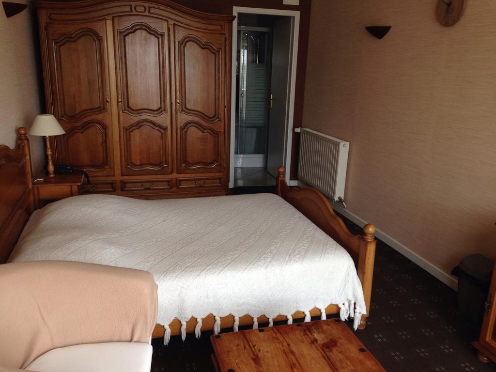 Hotel L'Epicurien Saint-Nicolas-de-Port Zimmer foto