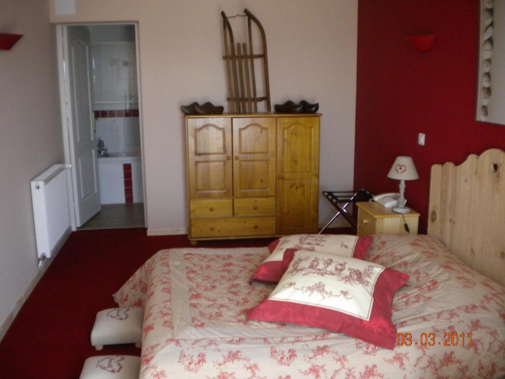 Hotel L'Epicurien Saint-Nicolas-de-Port Zimmer foto
